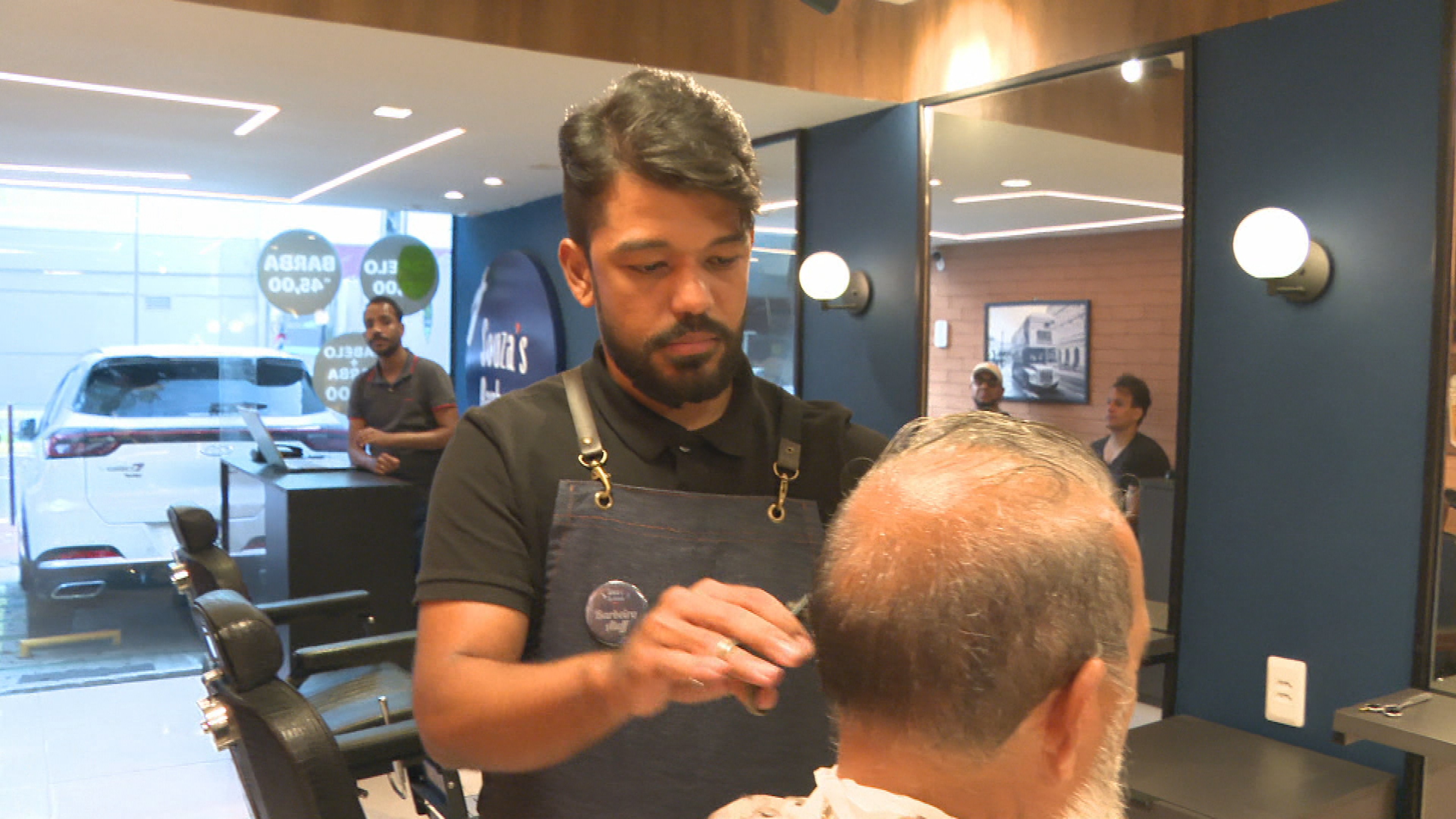 Barbeiro do Recife planeja visitar todos os países do mundo em 542 dias e entrar para o Guinness