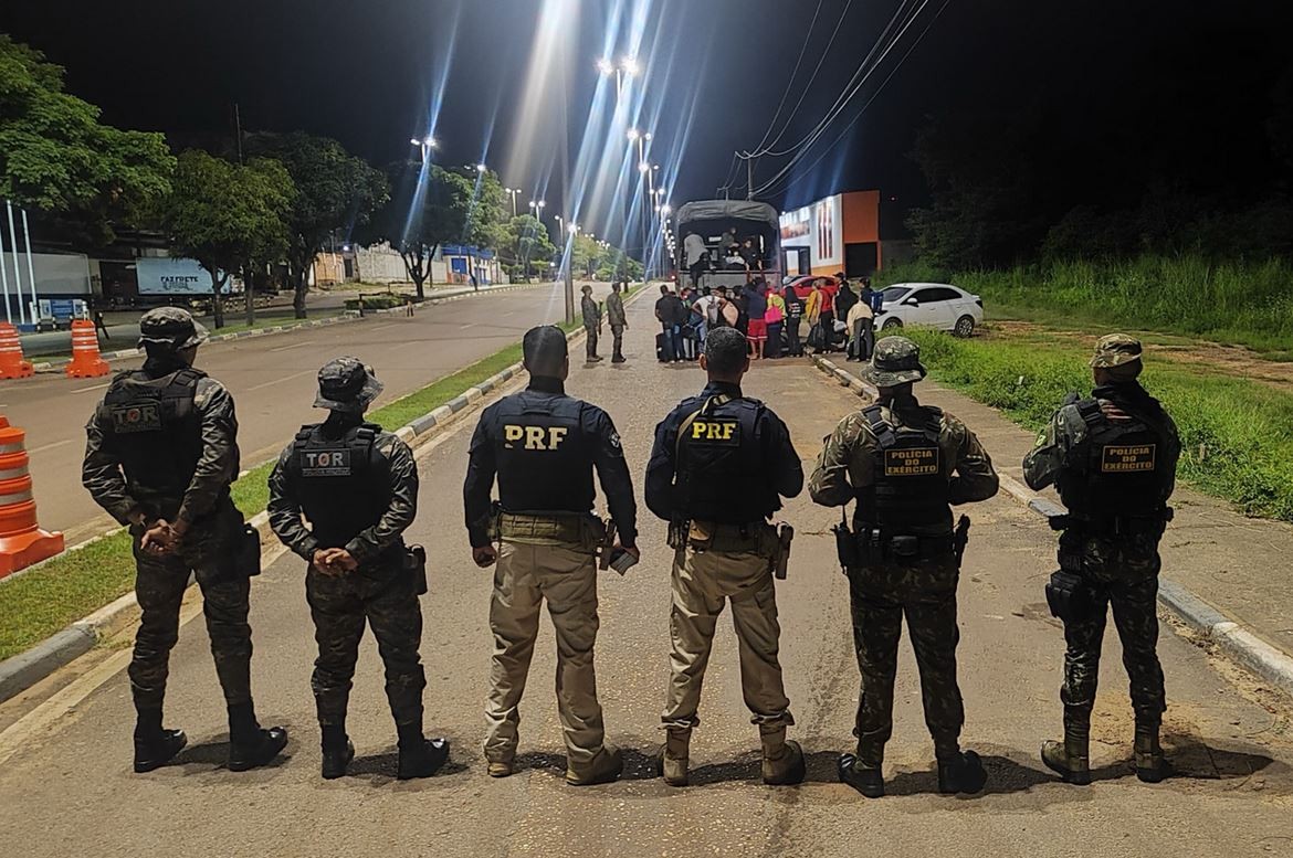 PF mira 'coiotes' suspeitos de promover migração de cubanos para o Brasil 