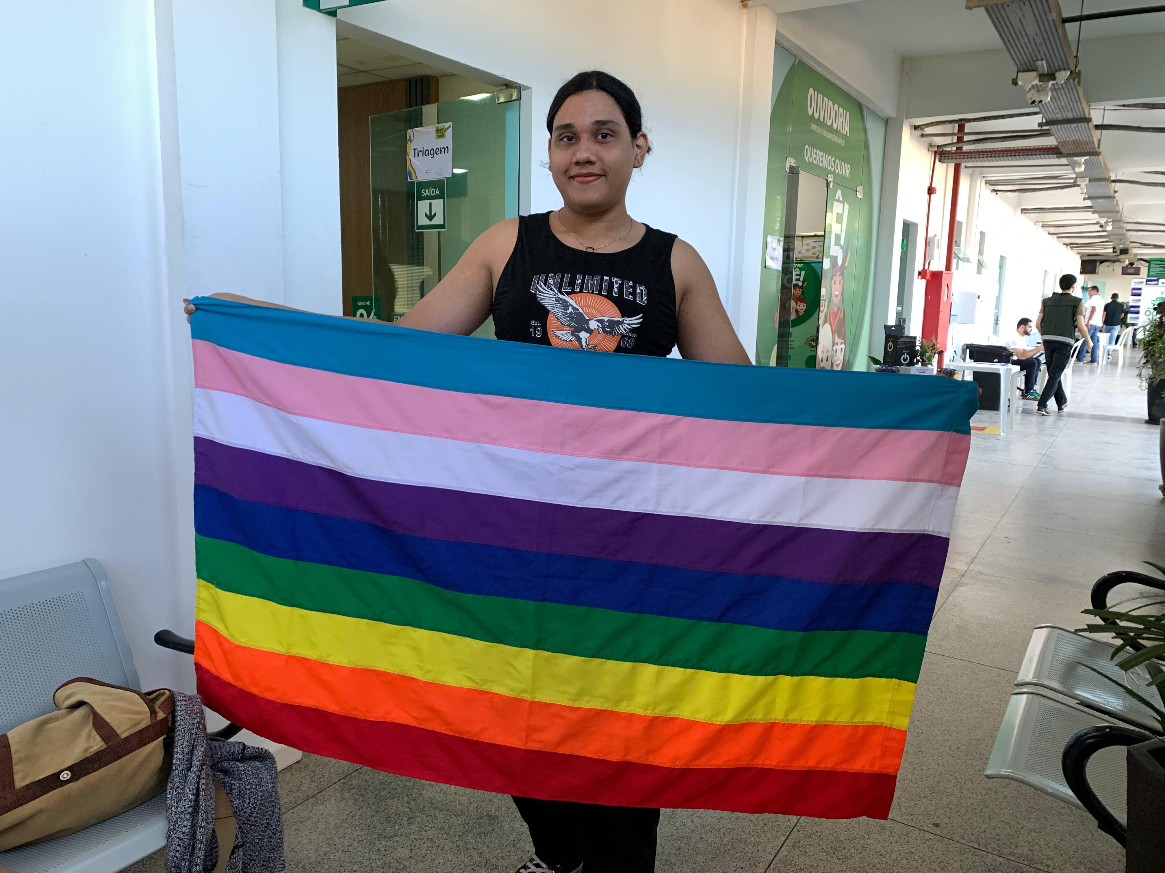 Professora trans retifica nome e celebra liberdade no Acre