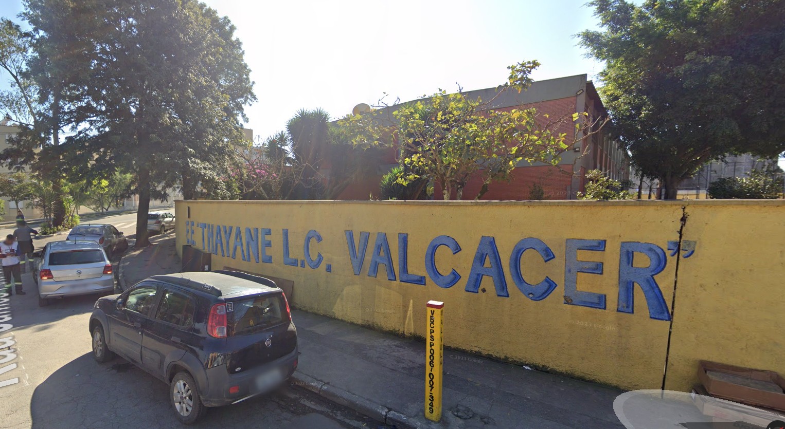 Polícia investiga denúncia de estupro coletivo em banheiro de escola em SP 