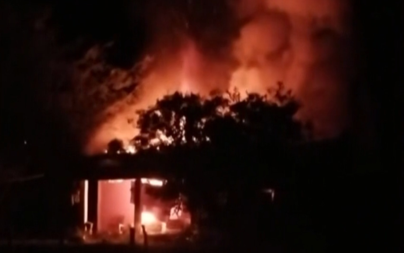 Homem é preso após agredir ex-mulher e ex-sogra e incendiar casa da família em Caldas, MG