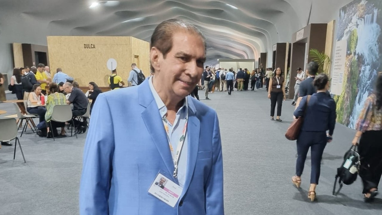 Senador Jader Barbalho permanece internado em Belém