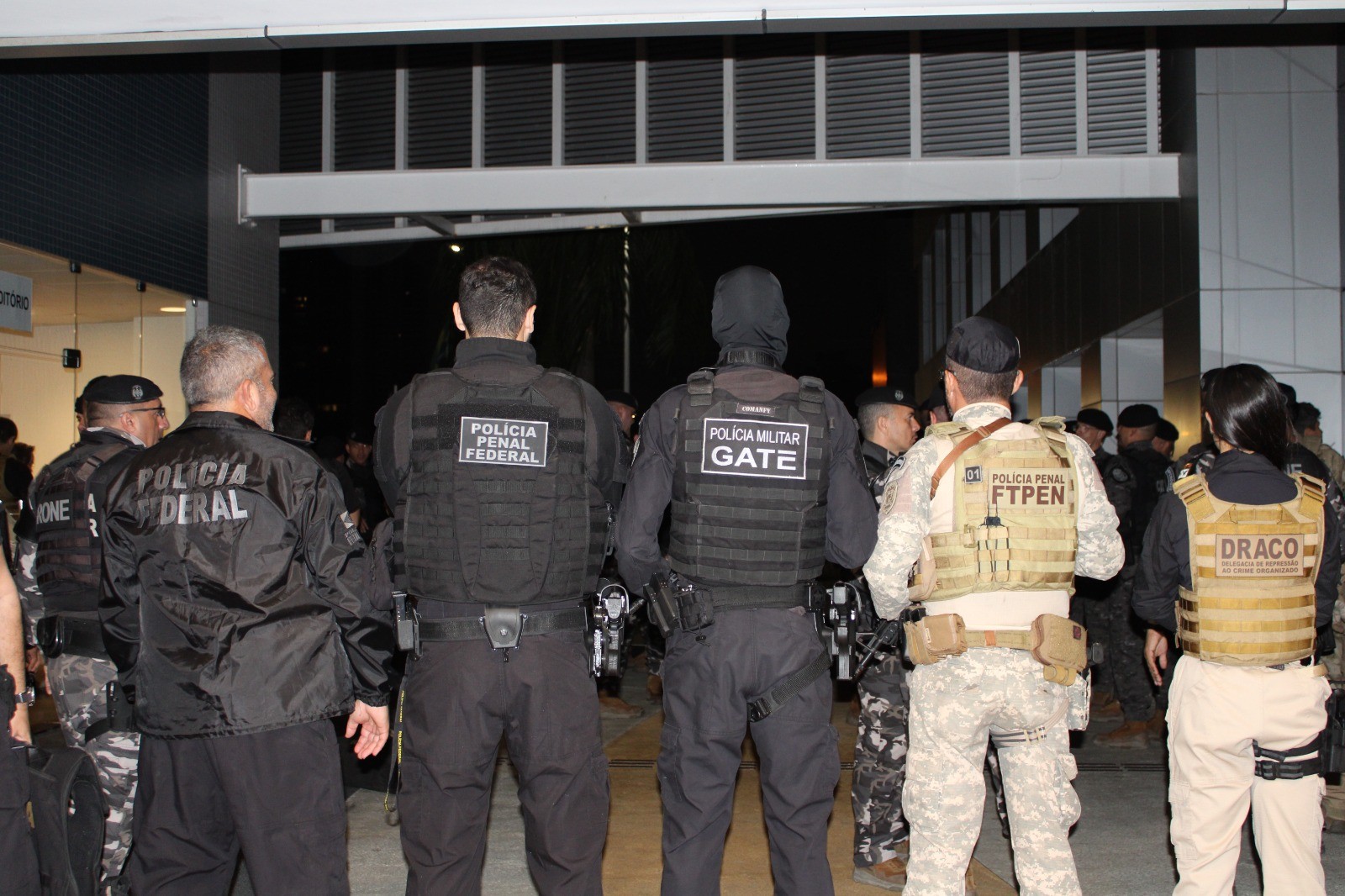 Polícia Federal deflagra operação contra facções em 16 estados