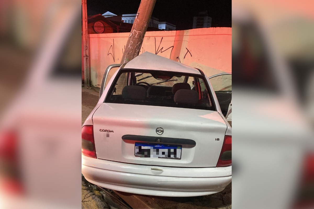 Motorista morre após bater carro contra poste na avenida Barão de Tatuí em Sorocaba