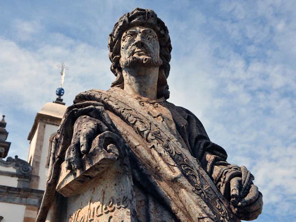 Profeta no Santuário do Bom Jesus do Matosinhos, feito por Aleijadinho. — Foto: Pedro Ângelo/G1