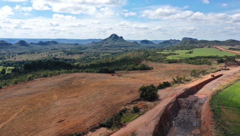 Domo de Araguainha está localizada entre Mato Grosso e Goiás — Foto: Joana Sanchez