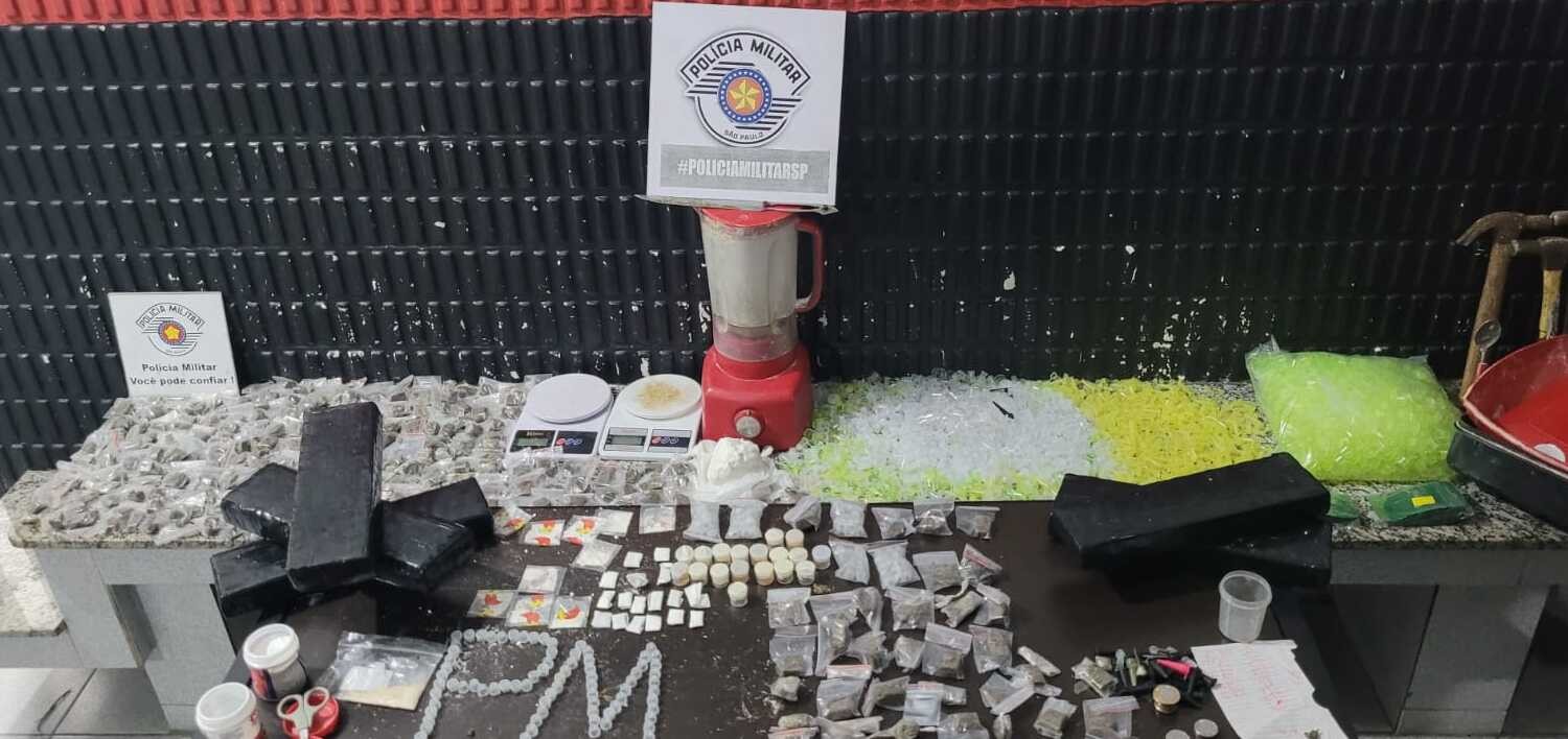 PM encontra tijolos de maconha escondidos em geladeira de casa em Arujá