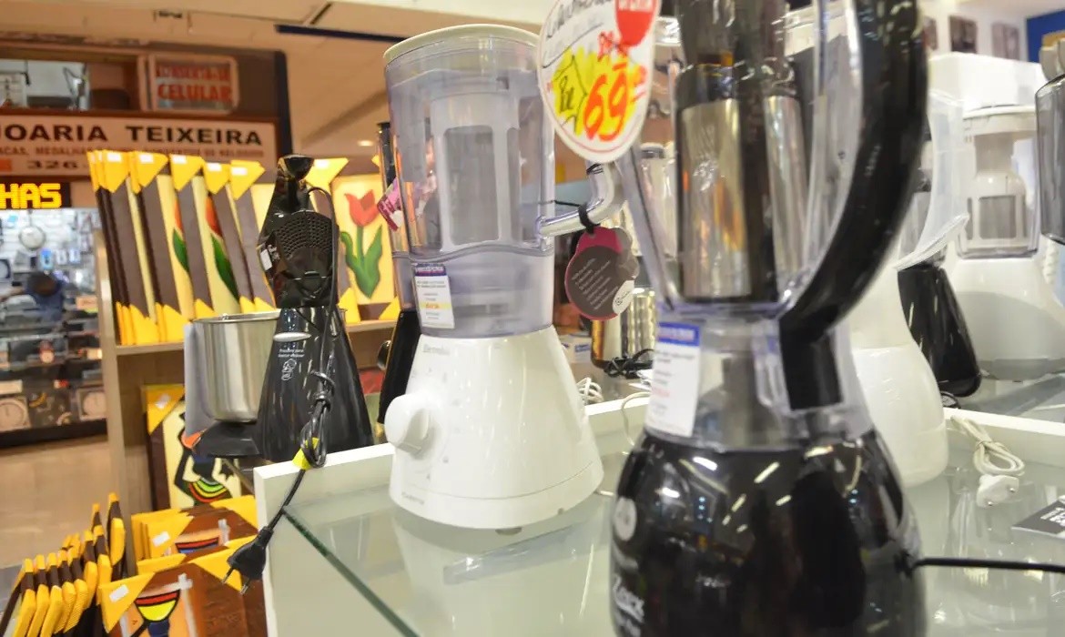 Prefeito de João Pessoa revoga lei que proibia cobrança de frete em lojas de móveis, eletrodomésticos e materiais de construção 