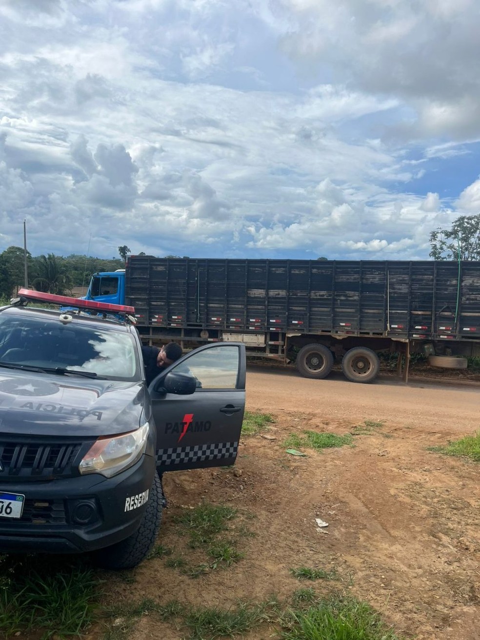 Homem suspeito de aplicar golpes na compra de gados é preso em RO — Foto: Divulgação/PM