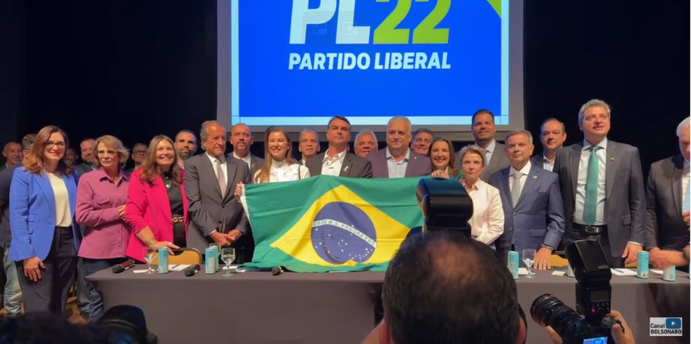 Flávio Bolsonaro anuncia Alfredo Gaspar como vice. — Foto: Reprodução/ Youtube