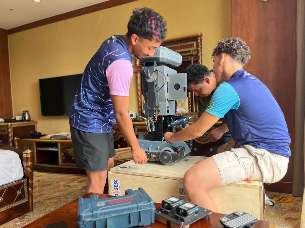 Anbot, rob&ocirc; apresentado pelos estudantes, levou cerca de um ano e meio para ser produzido. &mdash; Foto: Arquivo Pessoal