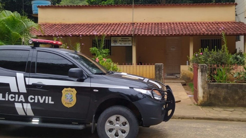 Suspeito se entregou na Delegacia de Polícia de Rio Bananal, Espírito Santo. — Foto: PCES
