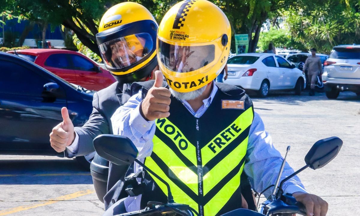 Governo da Bahia oferece mais de 2 mil vagas para curso de qualificação para mototaxistas e motofrentistas