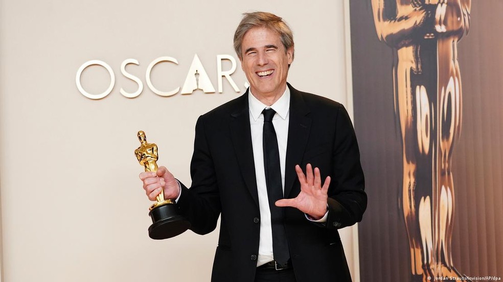 "Ainda Estou Aqui", Walter Salles, levou primeiro Oscar para o cinema brasileiro — Foto: Jordan Strauss/Invision/AP/dpa via DW