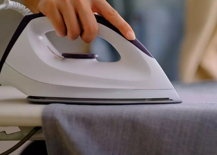 Agilidade: veja 5 truques para passar roupas com mais eficiência | G1