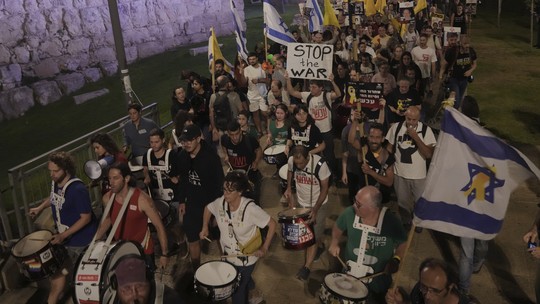 Israelenses de luto pedem reconhecimento do Estado palestino - Movimento impulsionado por vítimas do 7 de Outubro defende solução de dois Estados como resposta ao ciclo de violência.