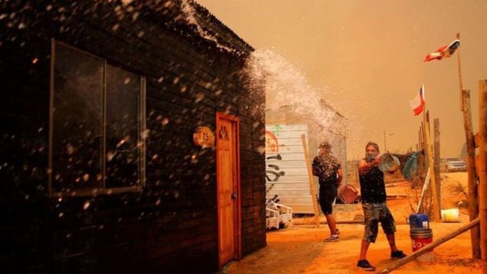 O Chile está sofrendo uma onda de incêndios florestais devastadores — Foto: Getty Images/Via BBC