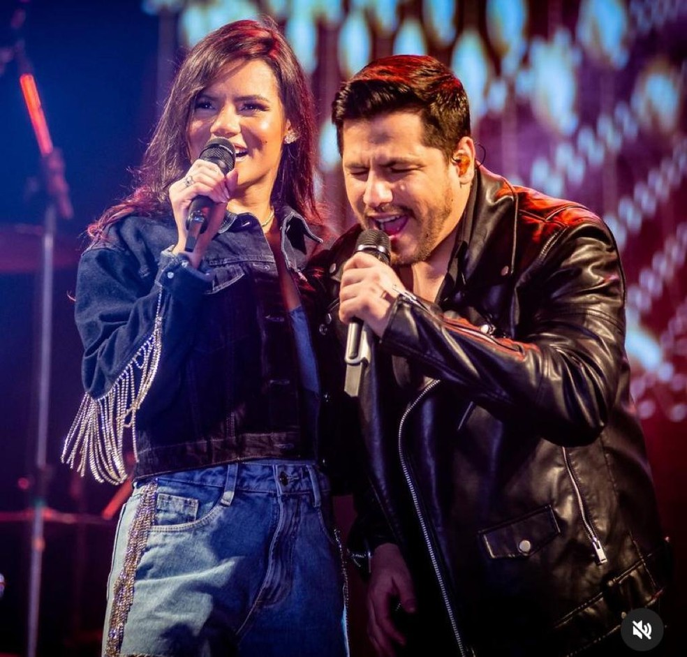 Samara Souto e Fernando Frajola, vocalistas da Banda Magníficos — Foto: Cássio Jóffily/Reprodução/Instagram