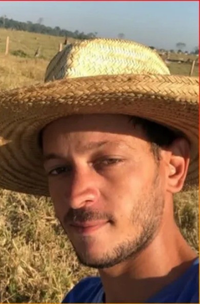 Câmera registra momento em que homem é morto a tiros em distribuidora de Costa Marques, RO