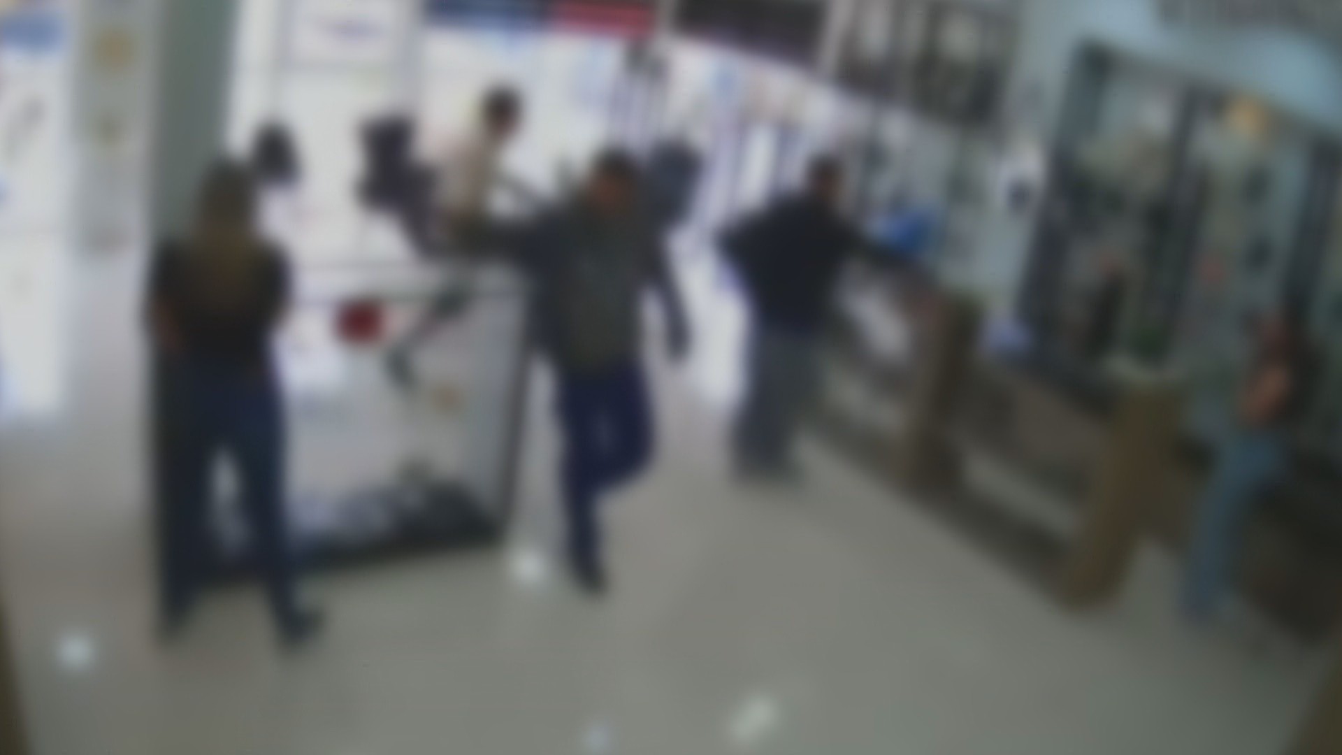 Dois criminosos morrem e dois são presos após assalto a joalheria no RS, diz polícia; veja VÍDEO