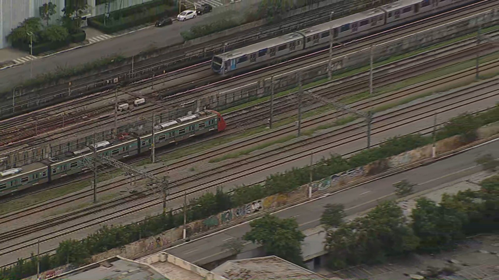 Passageiro é baleado dentro de trem da Linha 8-Diamante em Jandira (SP)