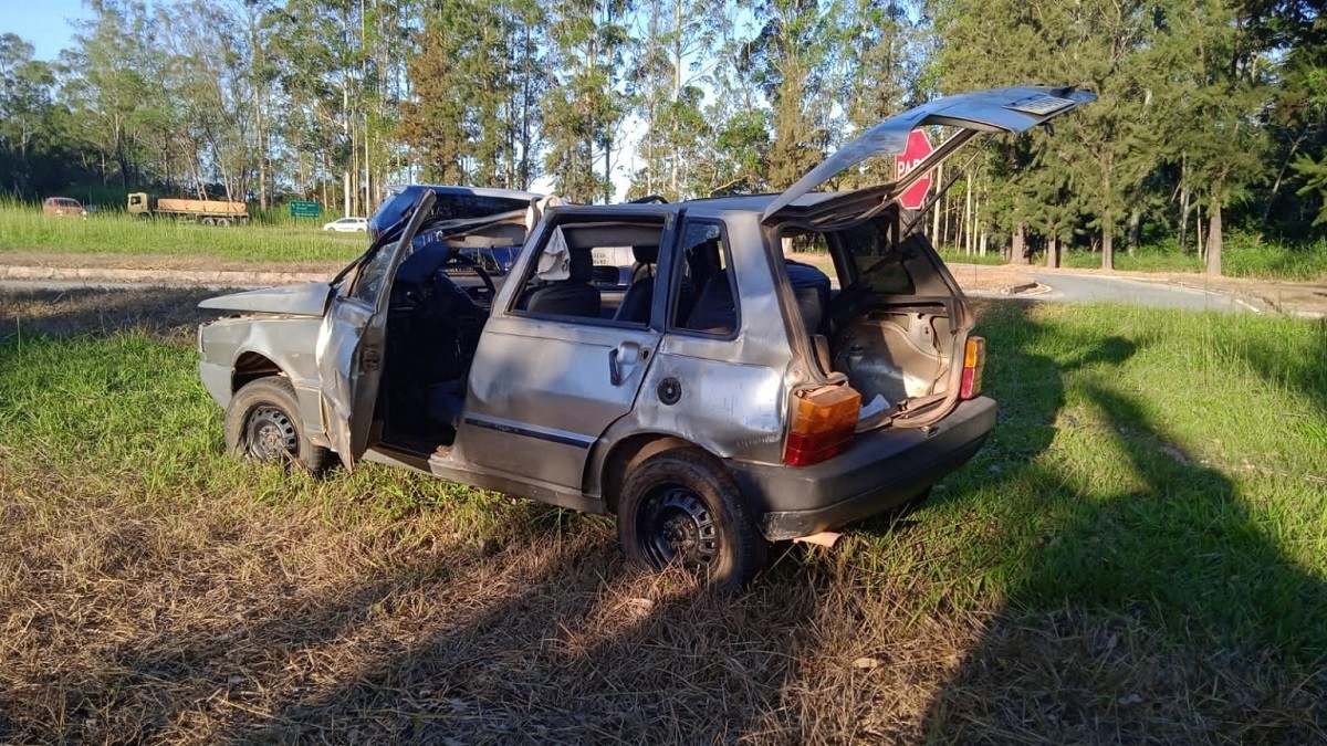 Capotamento deixa uma pessoa morta na BR-040