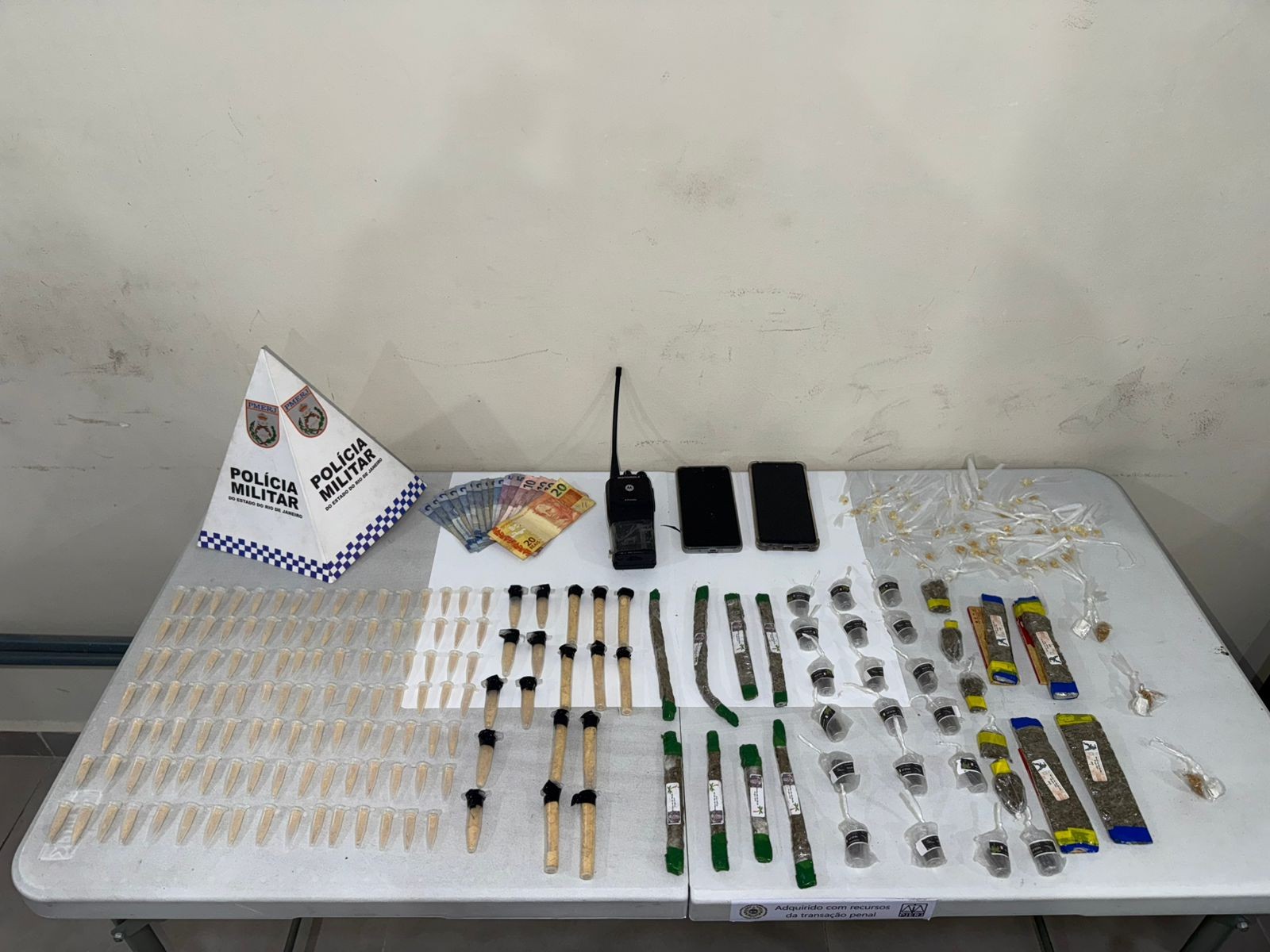 Trio é detido com drogas em ação da Polícia Militar em Volta Redonda