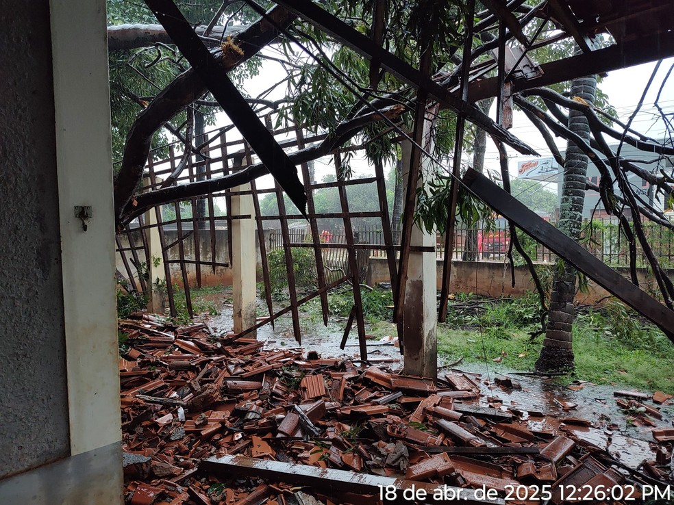 Chuva foi registrada na tarde desta sexta-feira (18) — Foto: Corpo de Bombeiros
