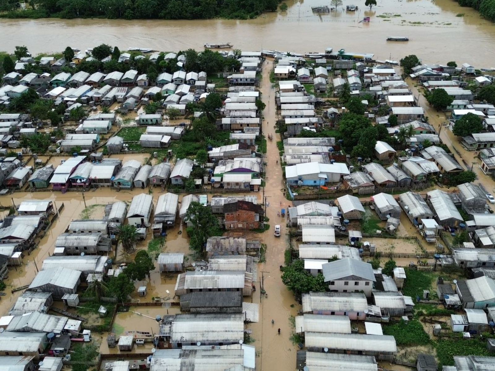 Dois rios transbordam e atingem famílias no interior do Acre