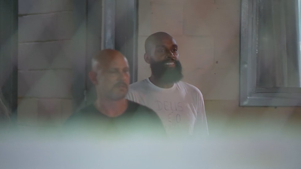 Nego Di deixa presídio em Canoas — Foto: Reprodução/ RBS TV