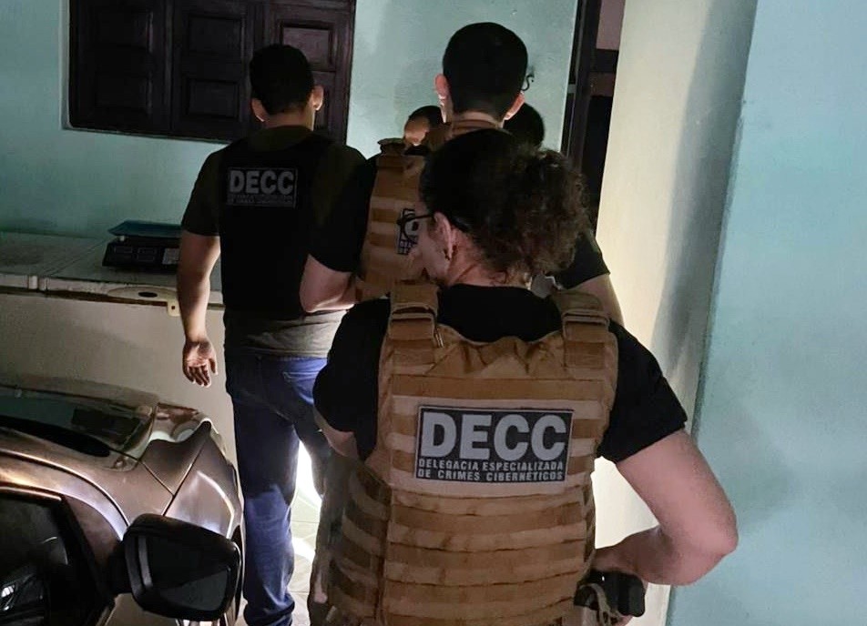 Polícia Civil cumpre mandado contra homem suspeito de disseminar discurso de ódio contra mulheres, bebês e homossexuais