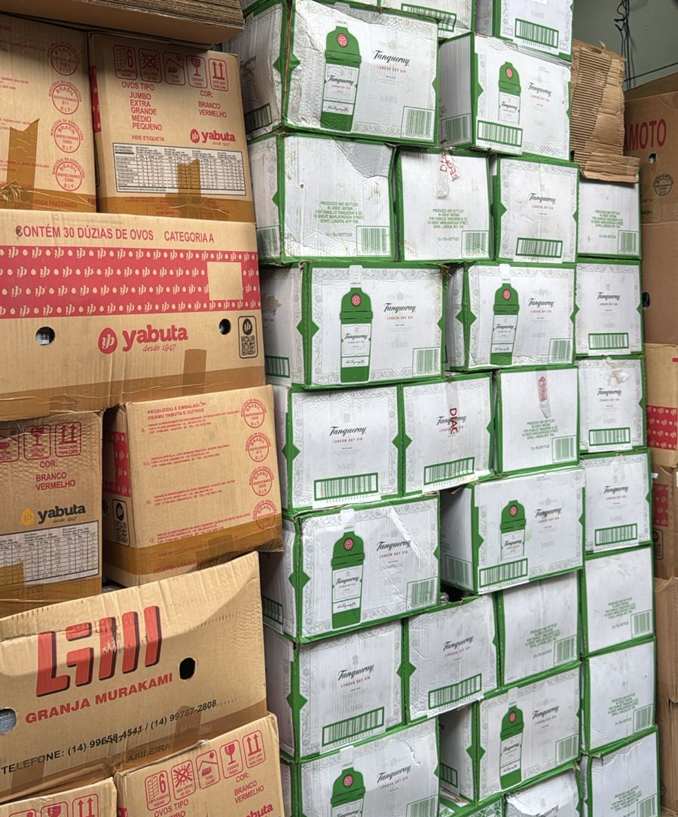 Meterial usado para falsificar bebidas alcoólicas foi apreendido pela Polícia Civil — Foto: Divulgação/Polícia Civil