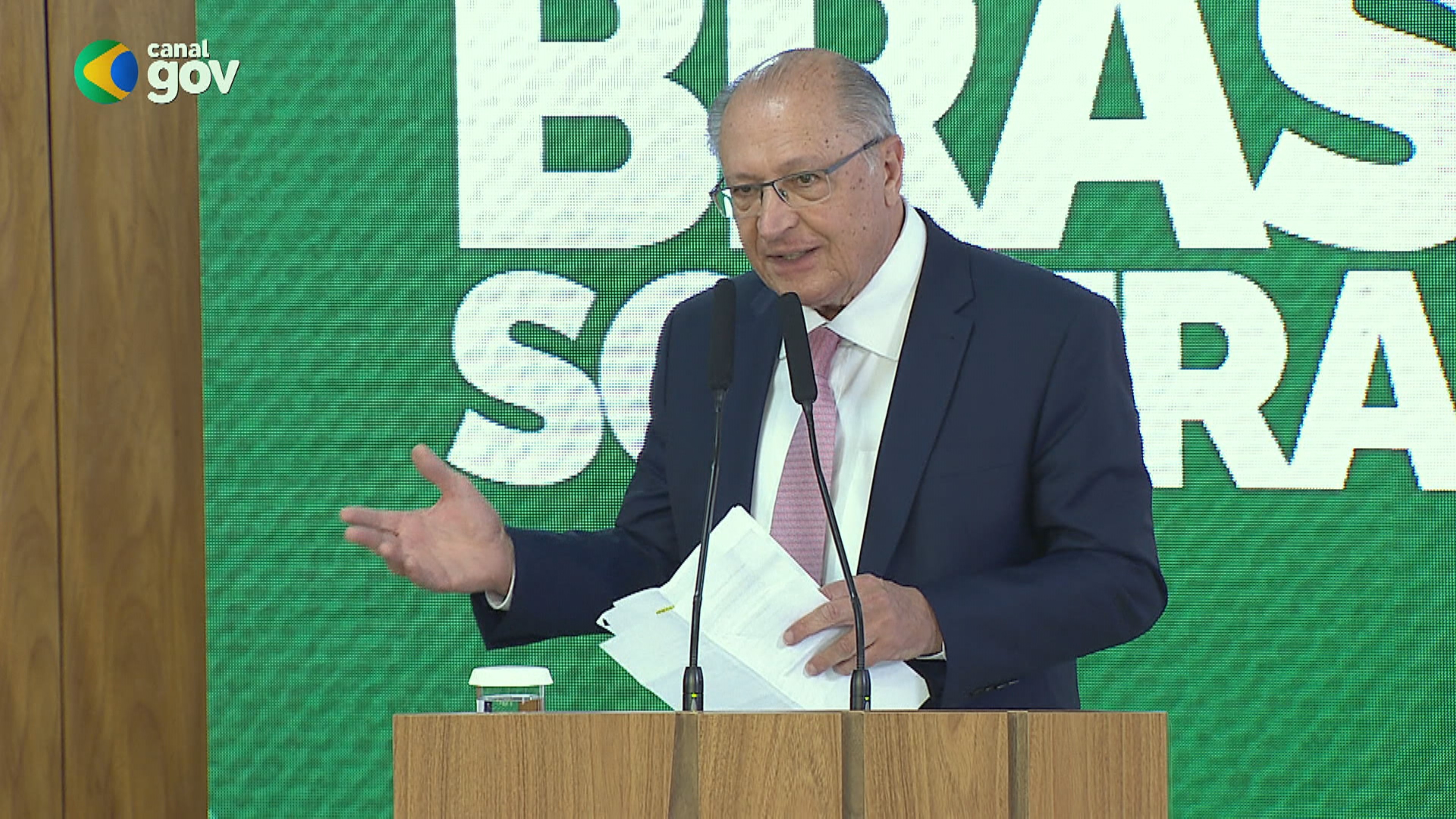 Alckmin defende diálogo e negociação e fala em ‘abrir mais mercado’ para frear tarifaço de Trump