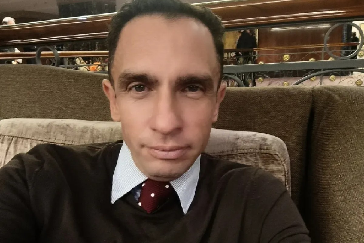 Rússia prende cientista político por tráfico de drogas após posts com análises das eleições