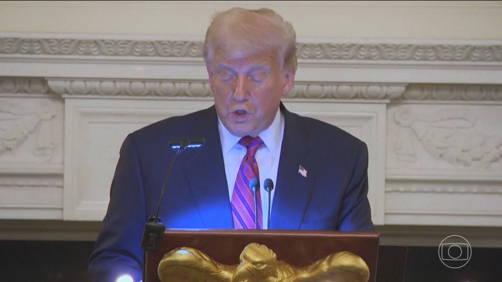 Donald Trump processa jornal por divulgar suposta carta a Jeffrey Epstein