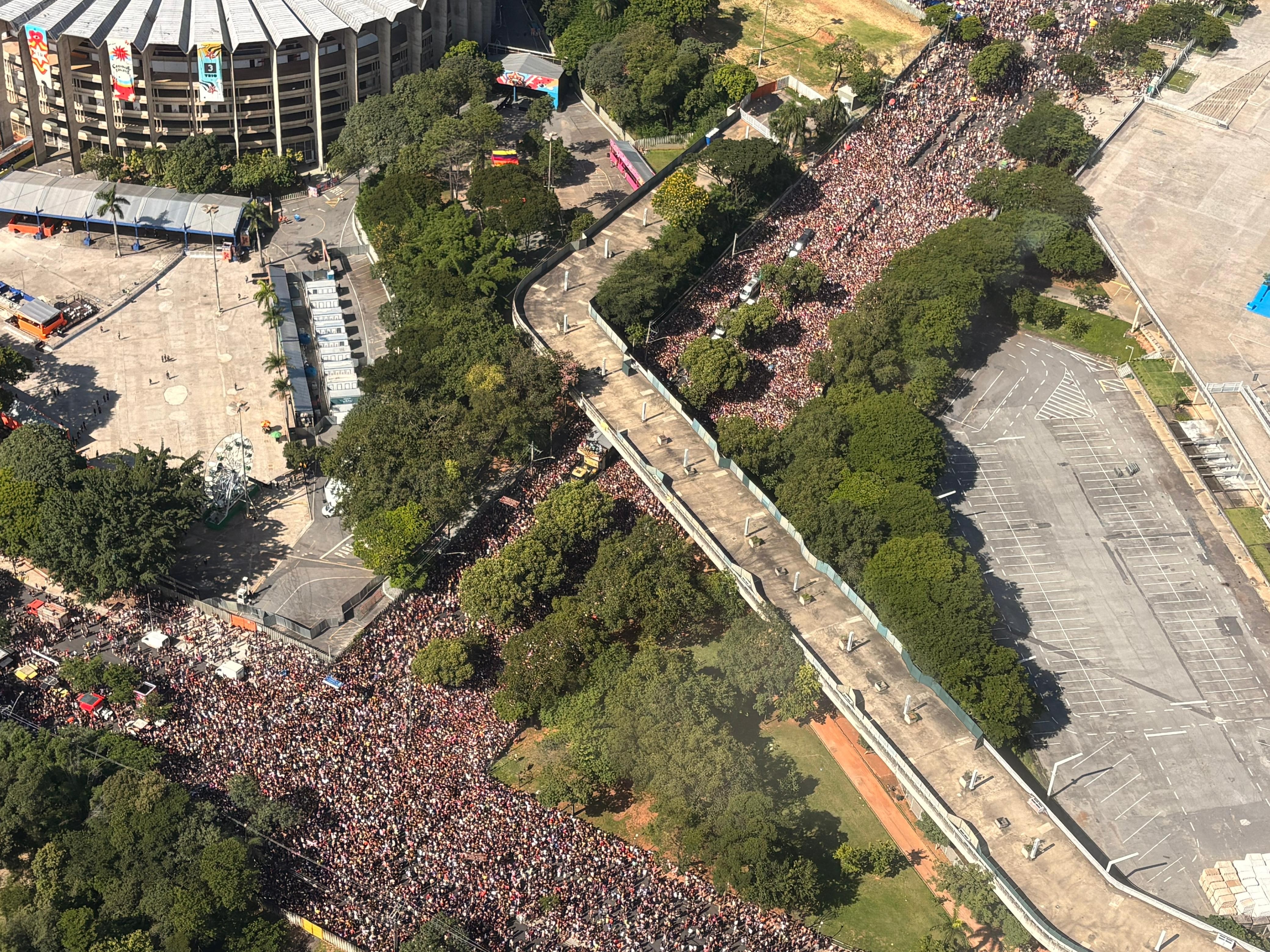 'Hoje 'cê' pode me esquecer, é carnaval no Brasil': como verso colou nas redes e marcou a festa no Brasil em 2026