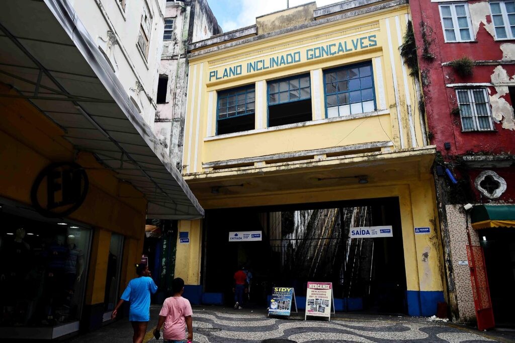 Plano Inclinado Gonçalves é fechado para obras de requalificação