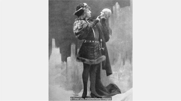 Sarah Bernhardt, atriz mais famosa da história, encena “A Dama das