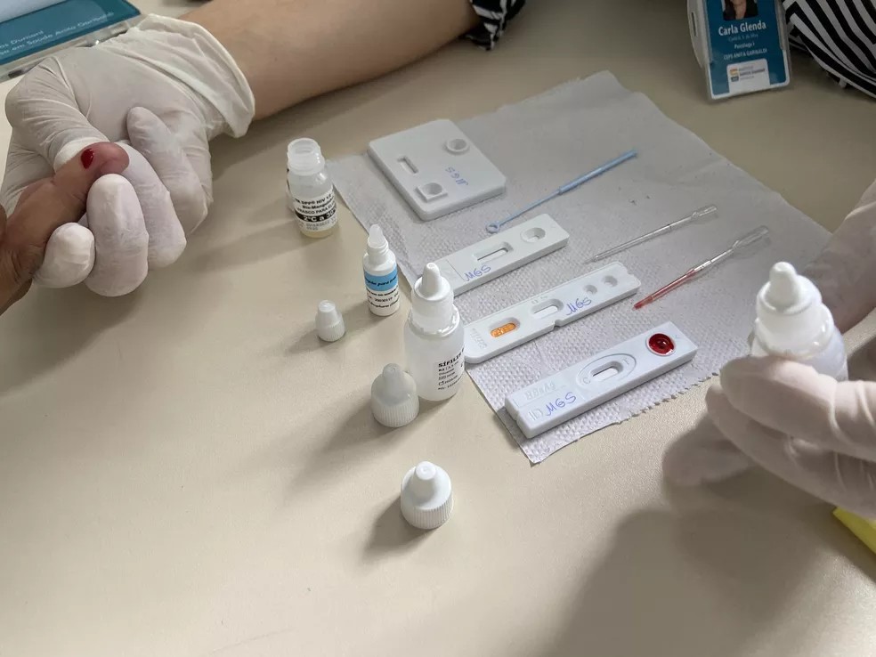 Testes rápidos para detecção de sífilis, HIV e hepatites são alguns dos serviços oferecidos na ação social em São Luís — Foto: Foto: ASCOM ISD