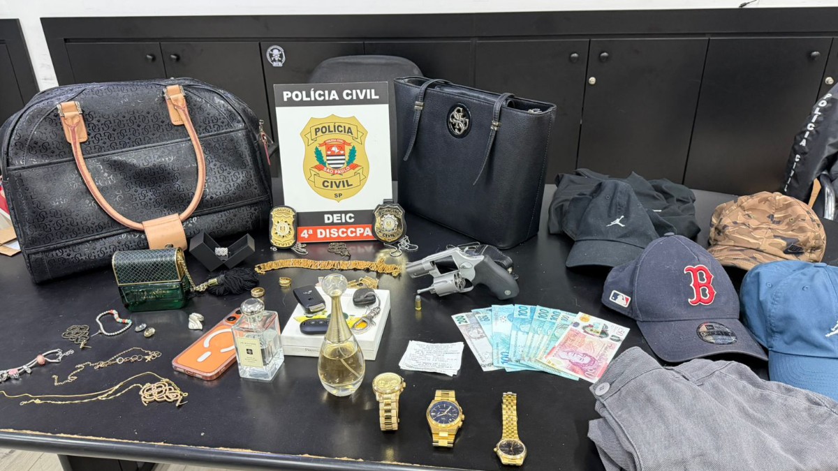 VÍDEO: Suspeita invade condomínio de luxo e sai com casaco de pele e bolsas após fraudar reconhecimento facial; quadrilha atuava em três estados