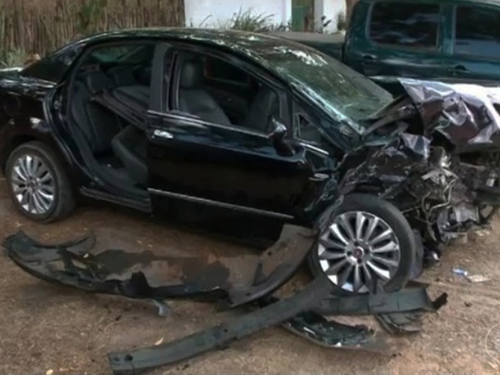 Carro do motorista suspeito de provocar a colisão  — Foto: Reprodução/TV Clube