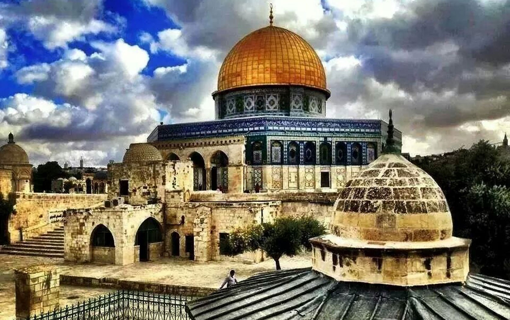 Fiéis denunciam prejuízo de até R$ 85 mil após pacotes cancelados por agência de turismo religioso em SP