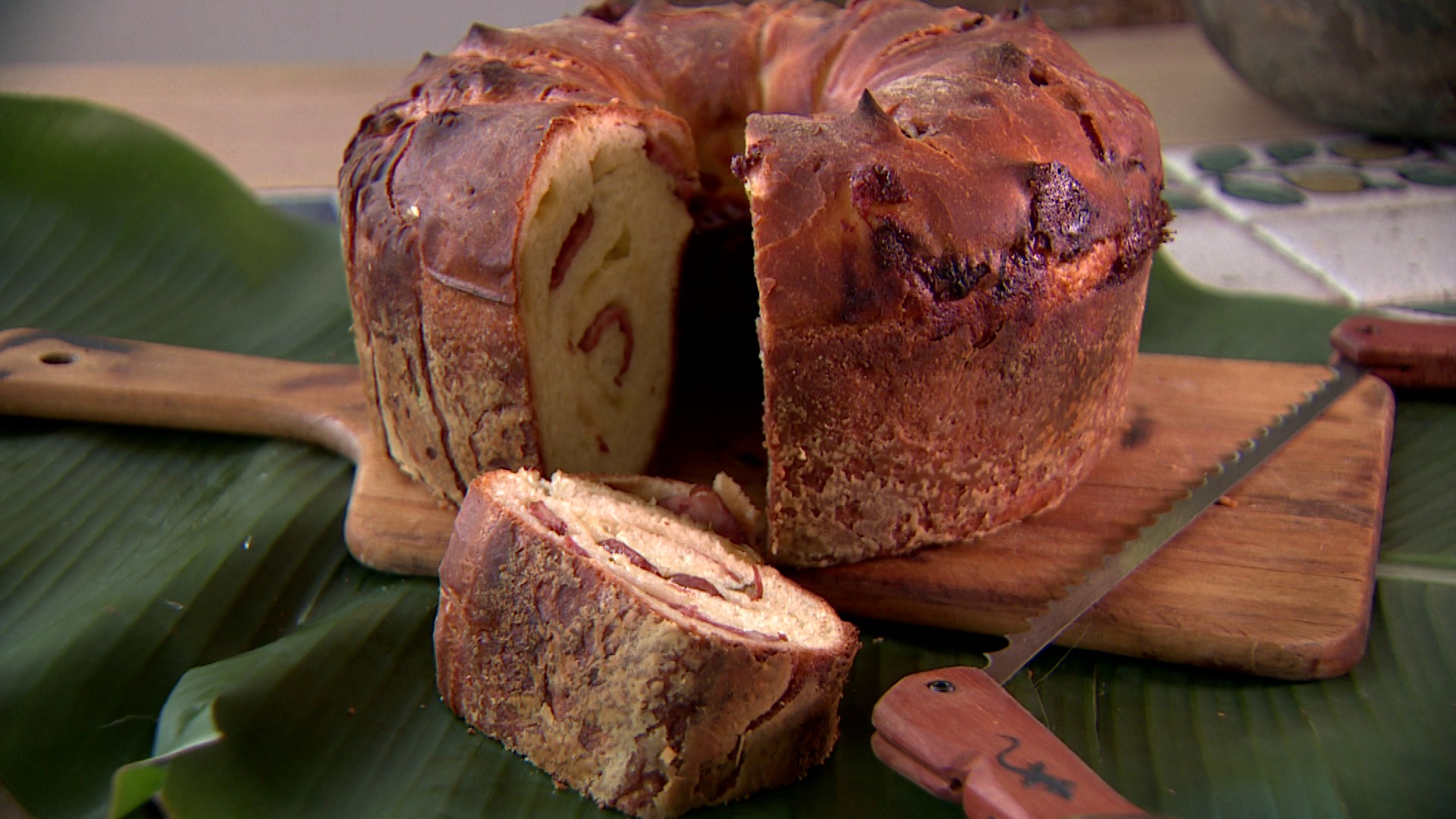 Sabor de Casa: saiba como fazer o tortano, pão italiano recheado com muçarela e calabresa