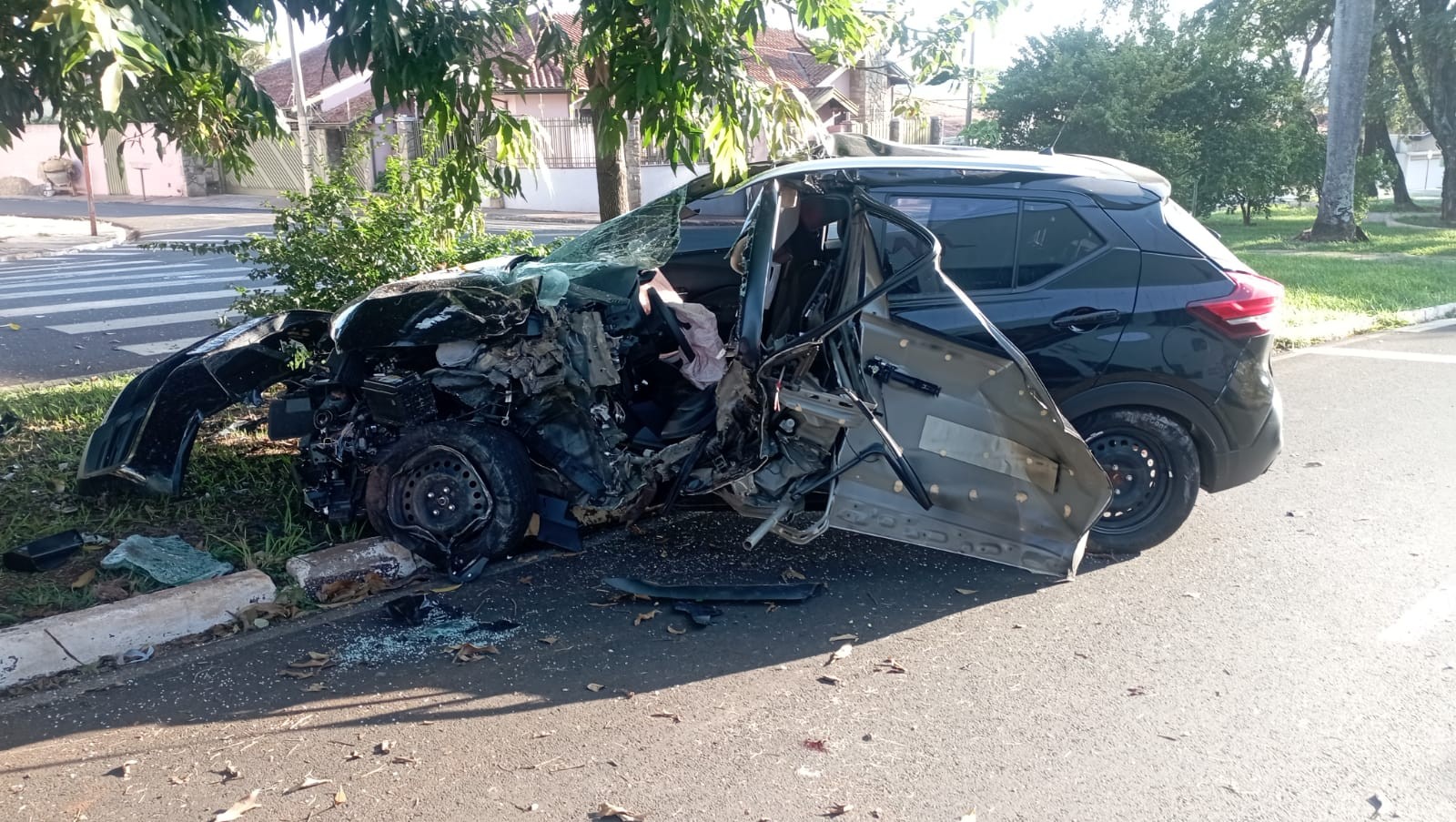Homem é socorrido após fugir de hospital psiquiátrico e sofrer acidente com carro furtado em Jaú