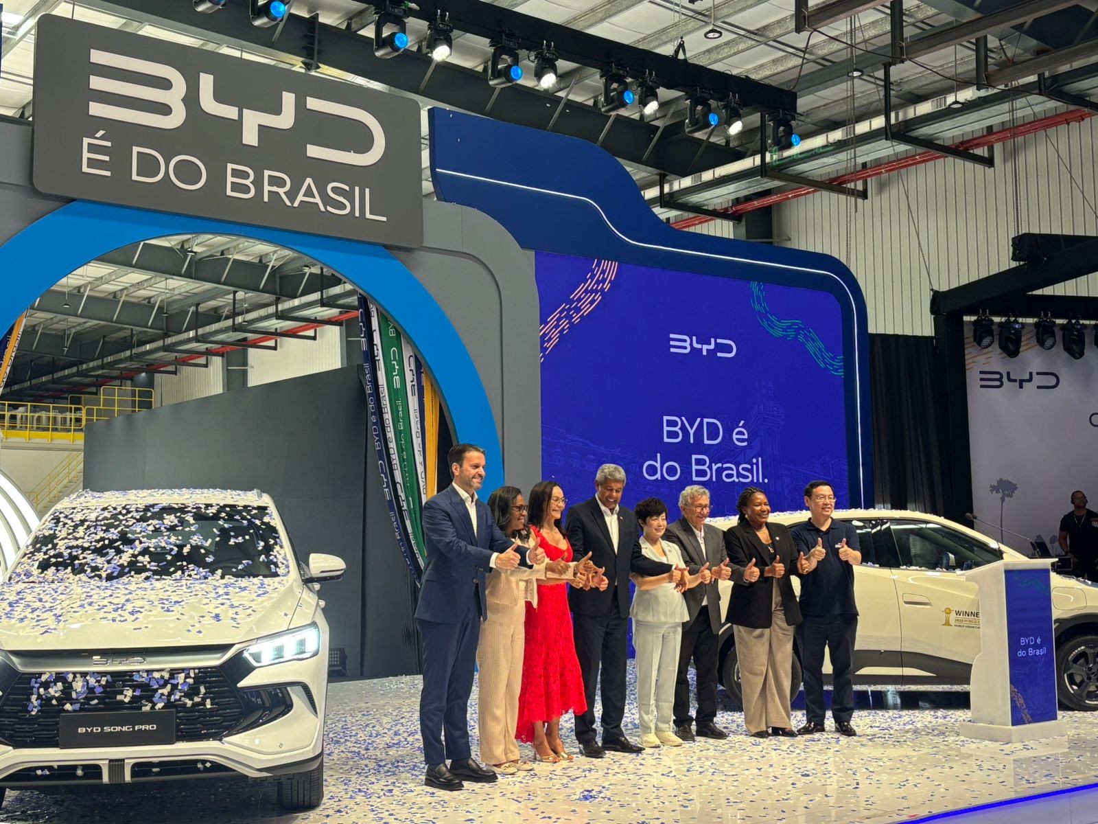 BYD apresenta primeiros carros  montados 100% no complexo fabril da Bahia
