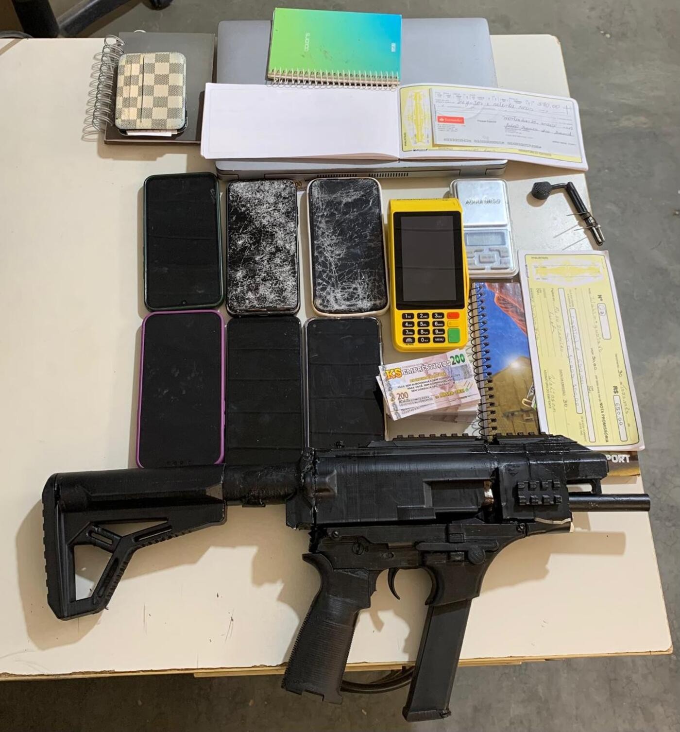 Trio é preso com arma feita em impressora 3D após ameaça por dívida em Montes Claros