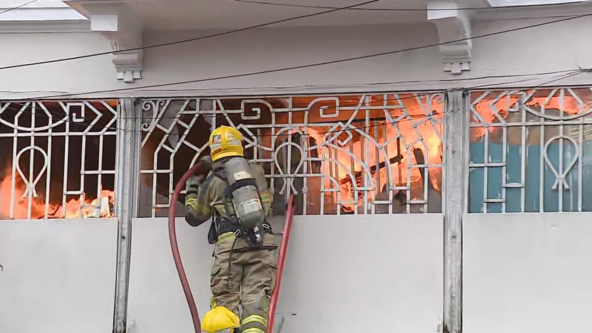 Candidatos realocados do Enem ficam sem lugar para realizar prova após incêndio em prédio de Porto Alegre