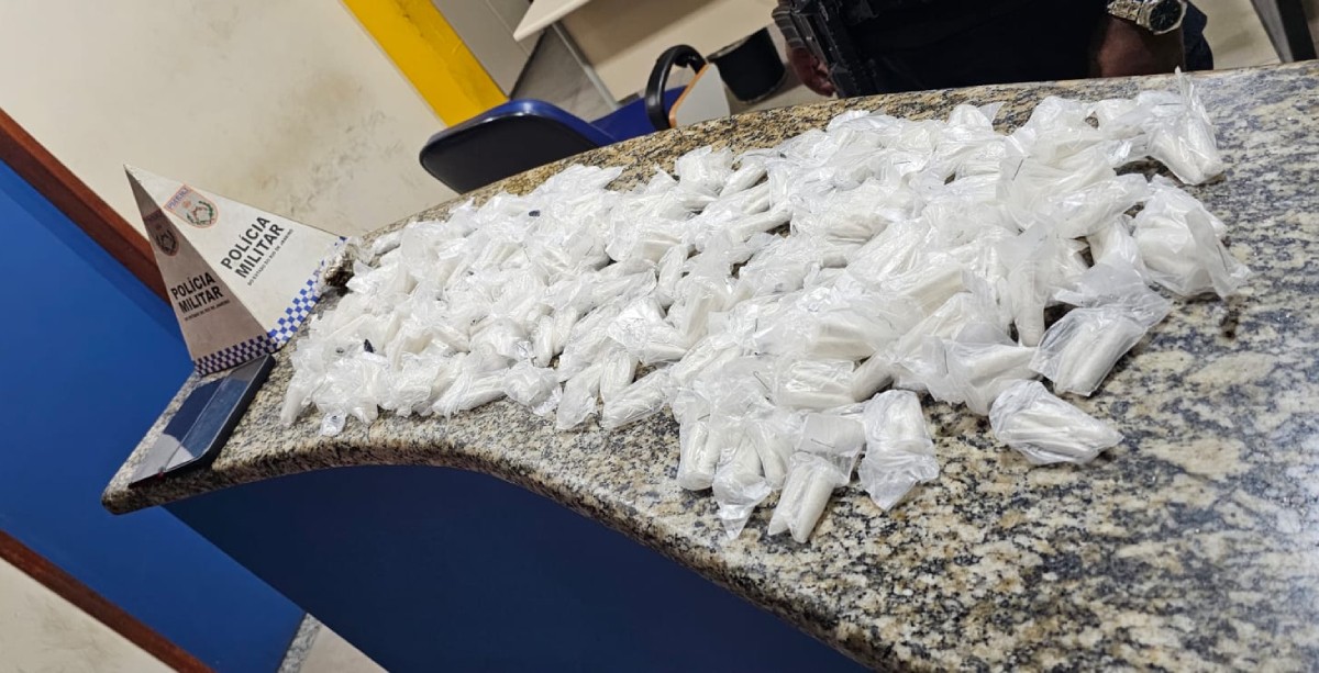 Polícia prende passageira de carro de aplicativo com cocaína e maconha na RJ-145, em Piraí
