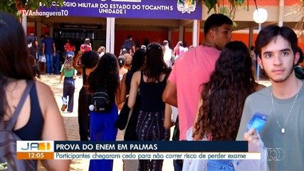Estudantes participam do primeiro dia de prova do Enem