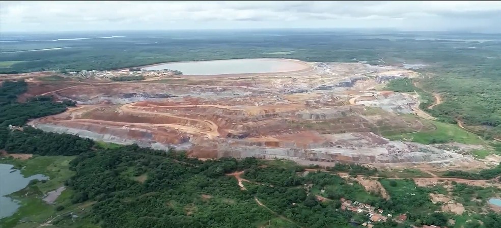 Barragem de Aurizona transbordou e causou sérios danos ambientais — Foto: Reprodução/TV Mirante